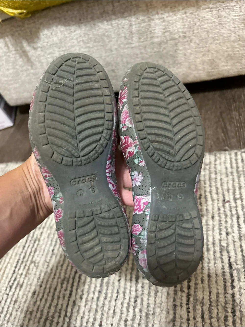 Crocs Women’s Floral Slingback Casual Flats Pink Gray Size 5